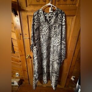 NFS-SOLD-FABLIFE_LOVE   Leopard Print Black and White Dress